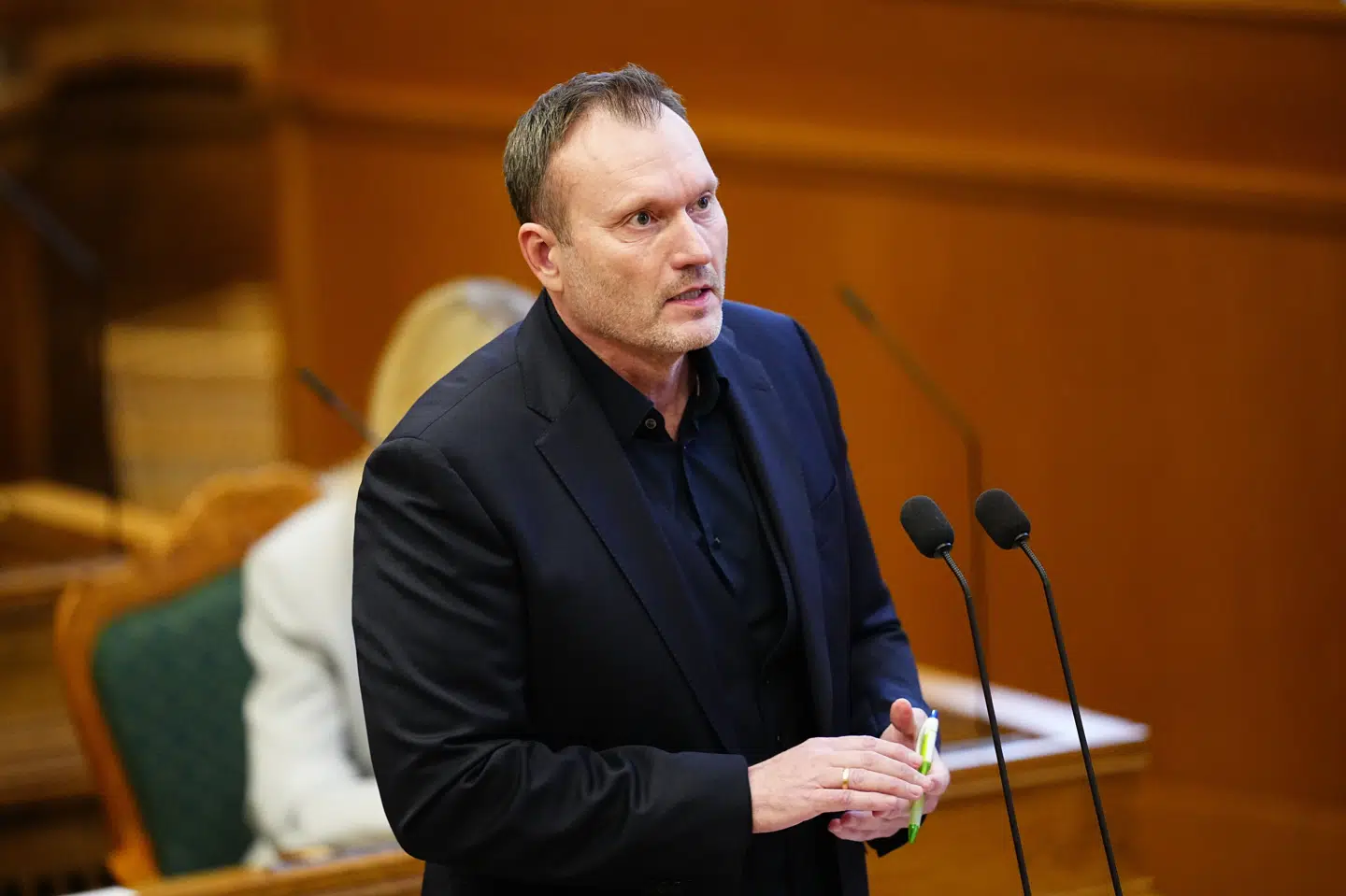 Under statsministerens spørgetime i Folketingssalen på Christiansborg har Lars Boje Mathiesen fra Borgernes Parti meldt sig som statsministerkandidat.