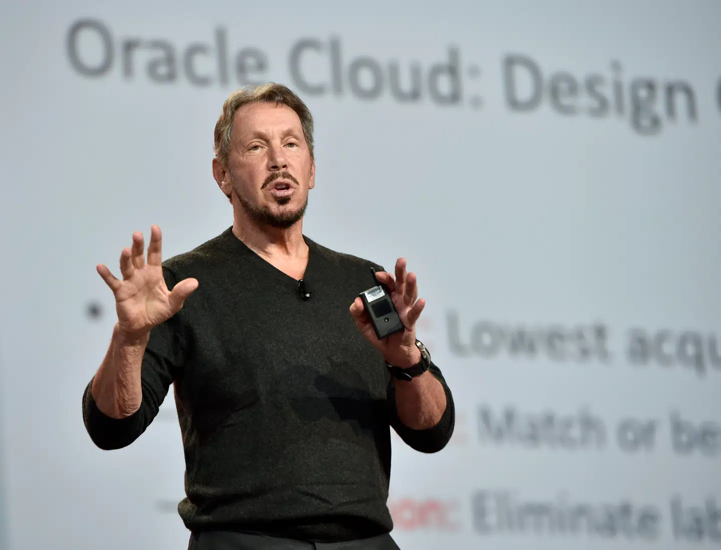Topchef i Oracle, Larry Ellison, var tidligere på året kortvarigt verdens rigeste person. Men en nedtur i aktiekursen som følge af frygten for en ai-boble har ramt aktiekursen hårdt – og dermed Ellisons formue.