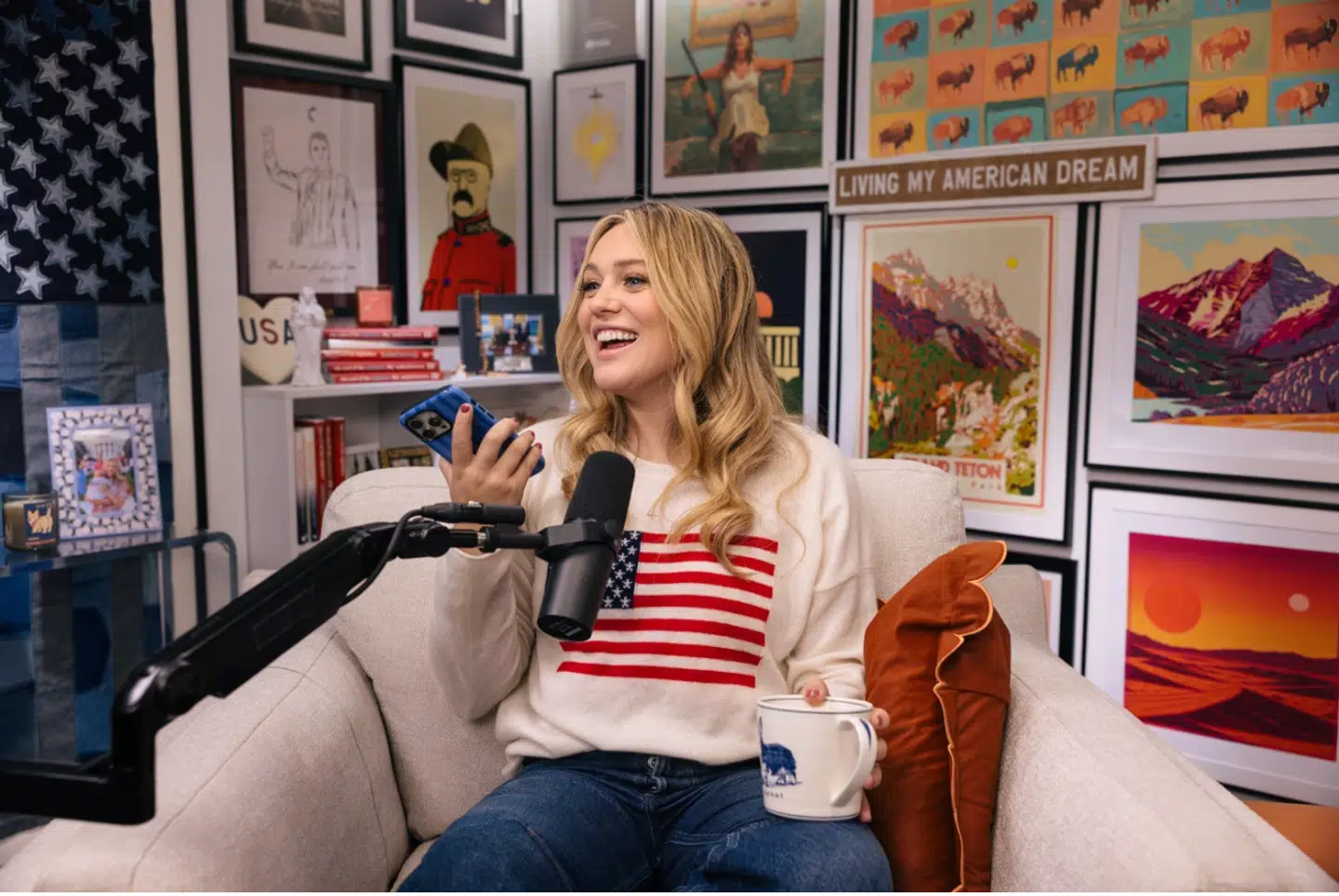 Isabel Brown, amerikansk producer og forfatter, er vært for sit show her fra sit hjemmestudie.