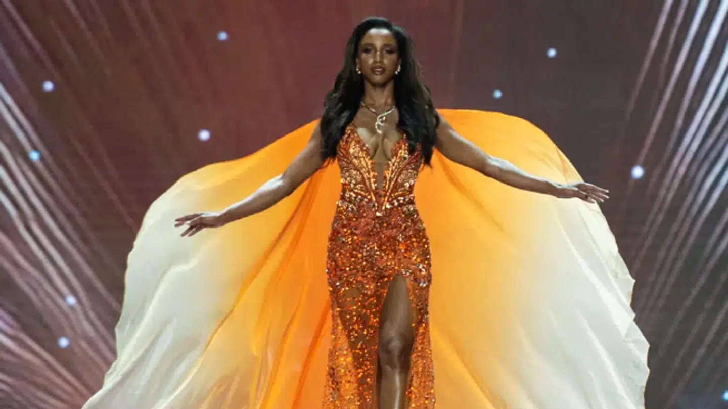 Miss Jamaica ved navn Dr. Gabrielle Henry faldt af scenen og fik et kraniebrud under Miss Universe – nu udtaler hun sig fra hospitalssengen.