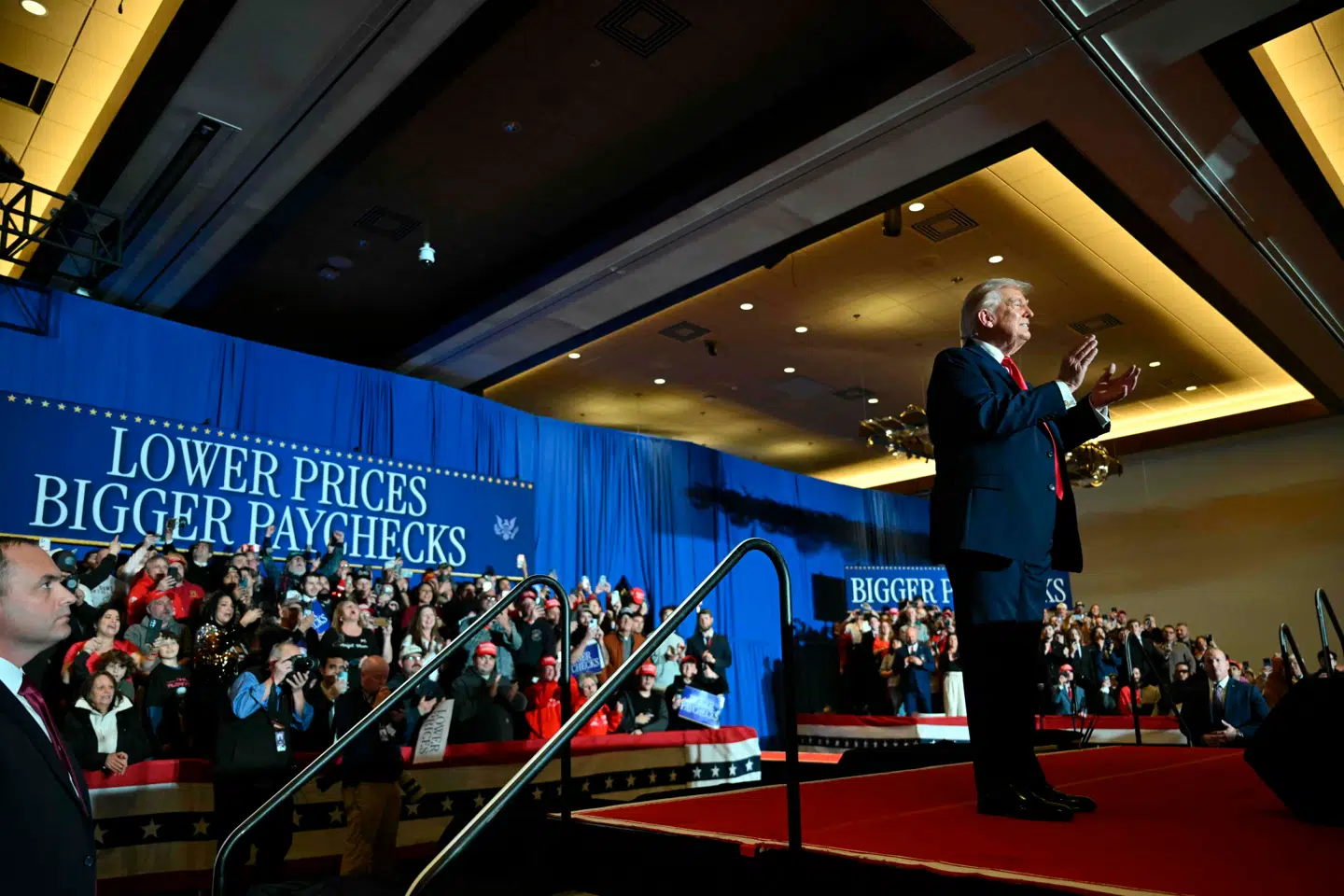 Donald Trump ses her på scenen under et arrangement i Pennsylvania den 9. december.