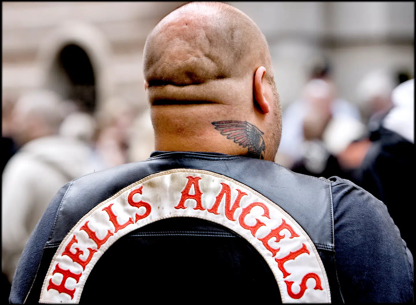 Der blev skabt alvorlig tvivl om sikkerheden i Danmarks største knudepunkt for containertransport, Aarhus Havn, da Mærsk i 2023 vurderede, at en betydelig del af havnearbejderne har forbindelse til rockergruppen Hells Angels. Havnen huser NATO-skibe og kan være et oplagt mål for narkosmuglere.