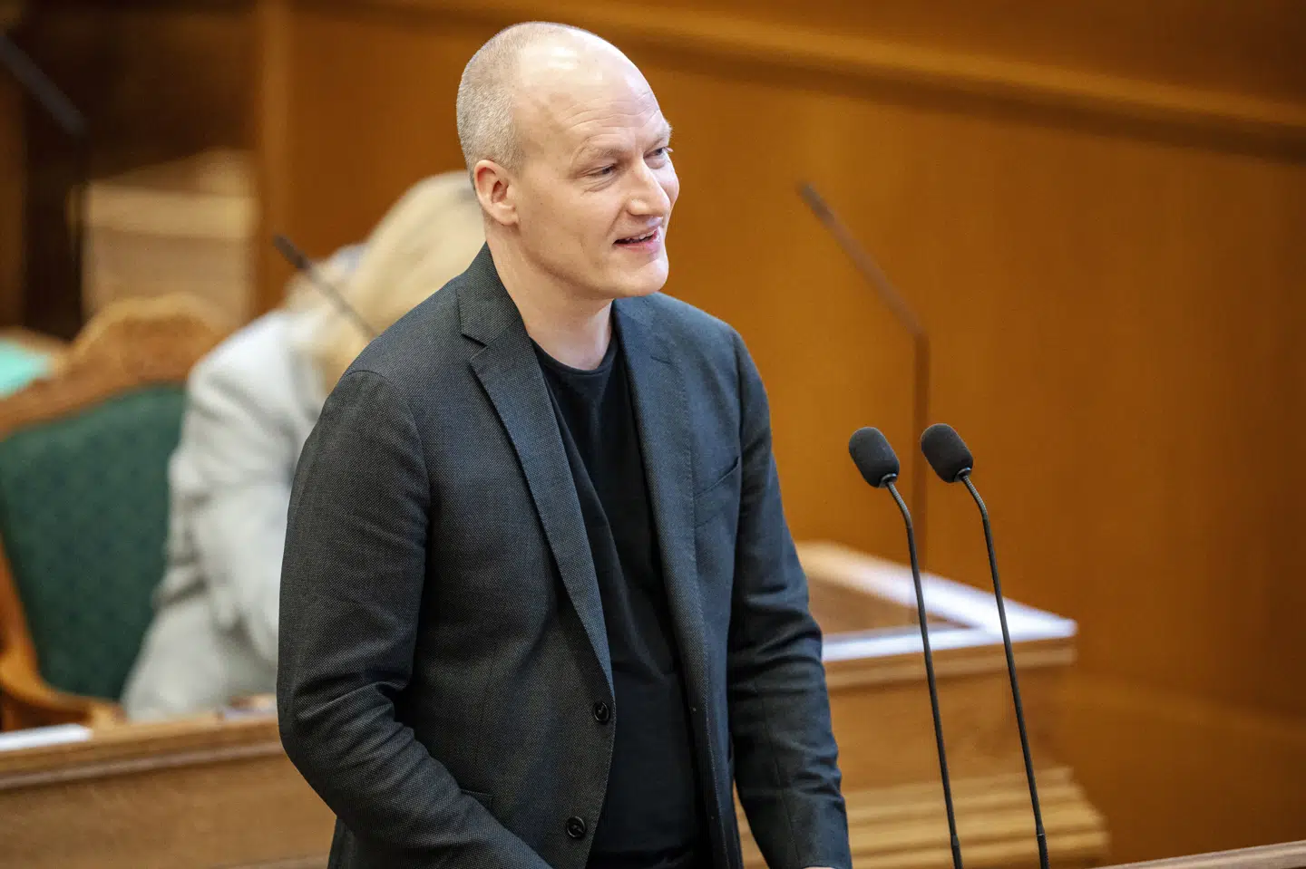 Enhedslistens politiske ordfører, Pelle Dragsted, vil kun pege på Mette Frederiksen (S) som forhandlingsleder efter næste valg, hvis hun vender tilbage til den røde blok i Folketinget. Det sagde Dragsted onsdag aften, hvor han tidligere på dagen var til spørgetime i Folketingssalen. (Arkivfoto).