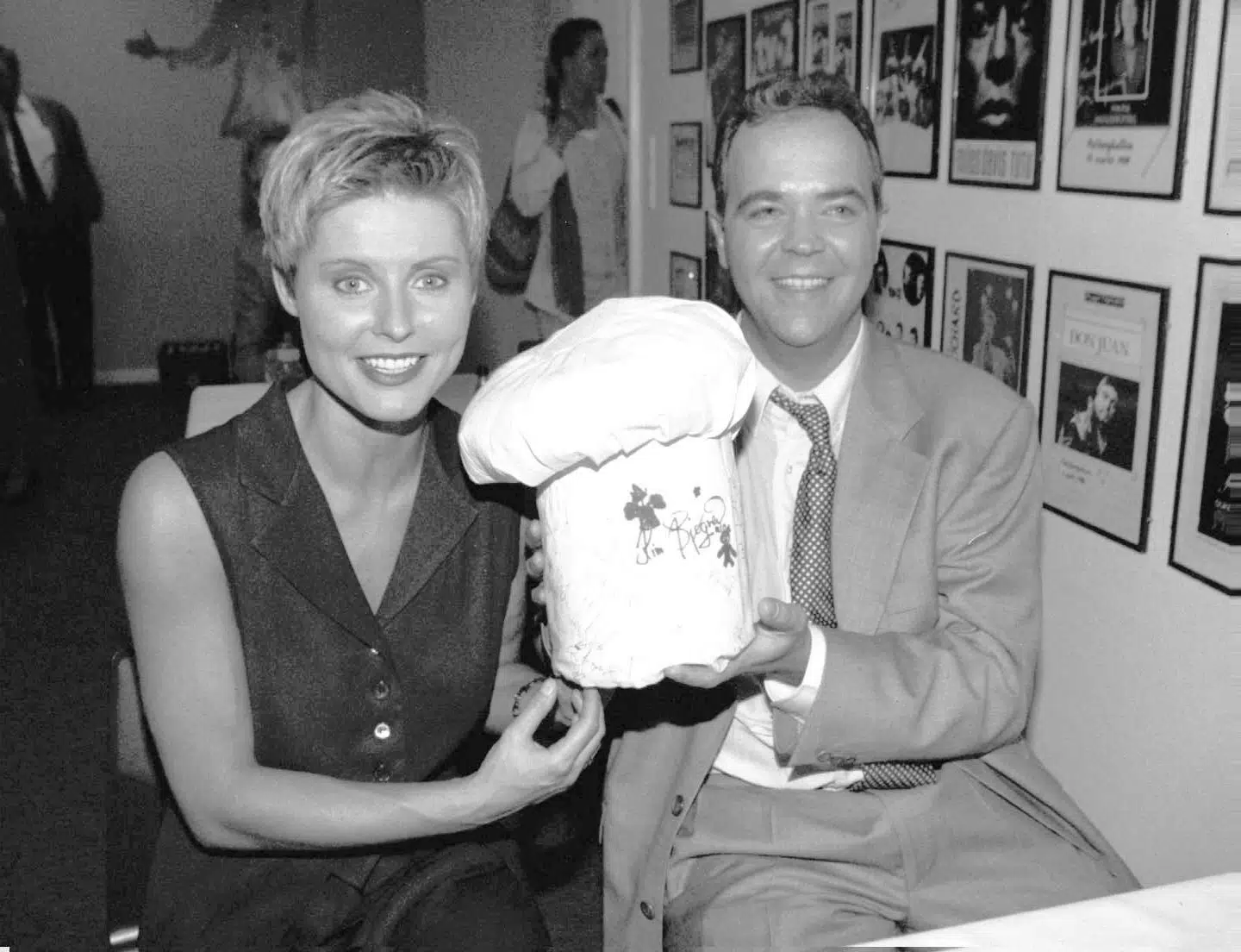 Line Baun Danielsen og Jes Dorph-Petersen var i mange år kollegaer på TV 2. Blandt andet var de sammen værter på Røde Kors-showet i 1994.