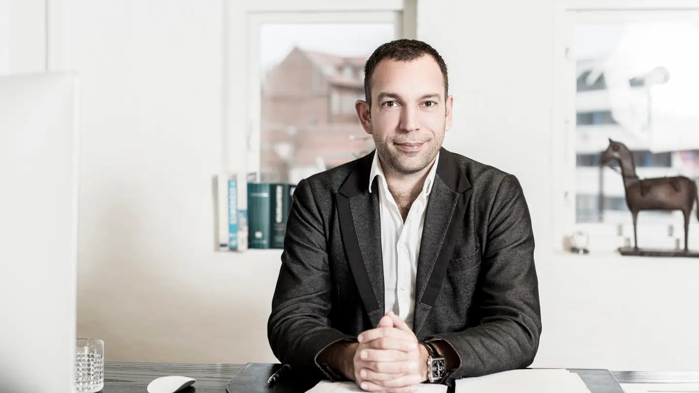 Den tidligere direktør og ejer af Scanleasing Peter Larsen skal flere år i fængsel og betale en stor millionbøde for økonomisk kriminalitet.