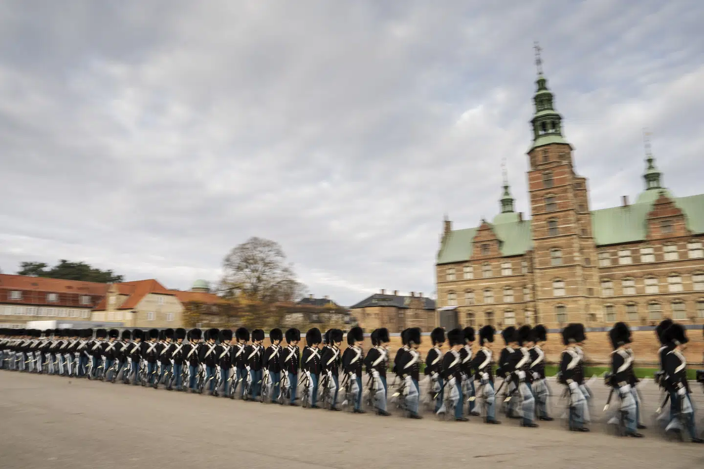 Ved Rosenborg Slot i Gothersgade i København ligger Livgardens Kaserne. Her blev en 21-årig kvinde ifølge dom fra Østre Landsret i 2020 voldtaget af sin befalingsmand. (Arkivfoto).