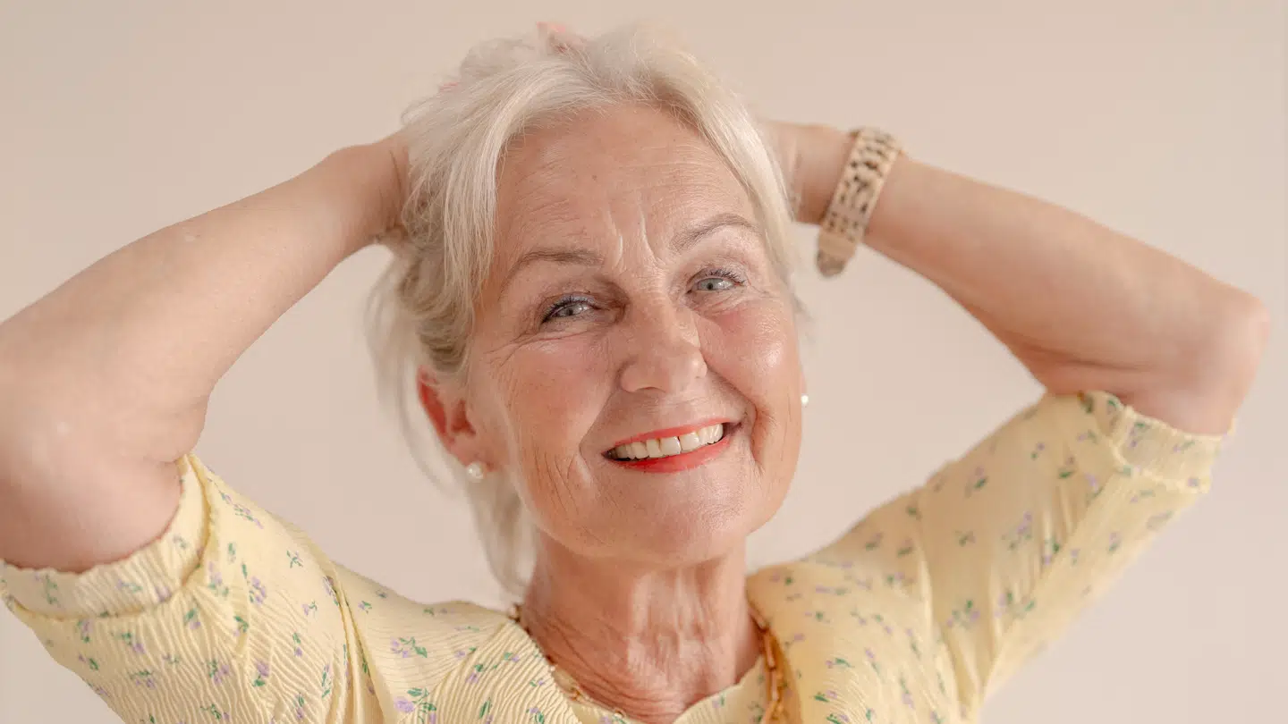 65-årige Lise-Lotte Bak, som medvirkede i 'Hotel Romantik', er ekstra glad for tiden.