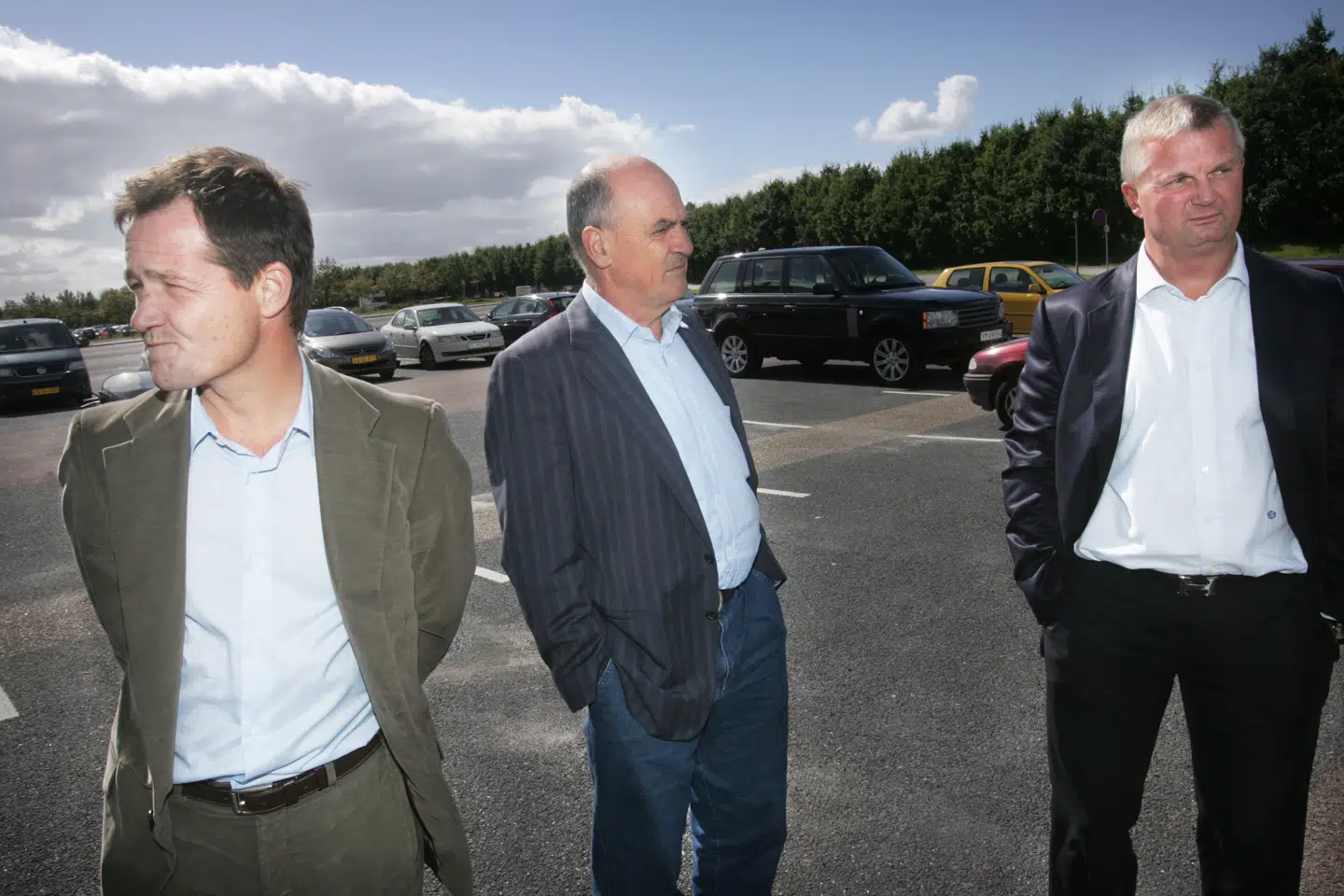 Mark Szigethy (tv.) var en slags investeringsarkitekt for de øvrige medlemmer af »Milliardærklubben«, som blandt andet talte Aldo Petersen (th.). Her står de med advokaten Karoly Németh.