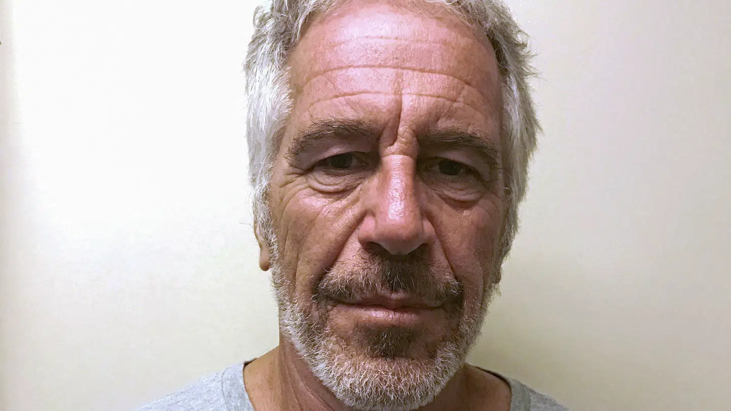 Dokumenter fra efterforskningen af den skandaliserende rigmand Jeffrey Epstein skal offentliggøres, har en domstol netop afgjort.