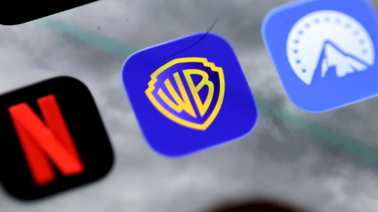 Der er vild kamp om Warner Bros. Discovery, og det kan få konsekvenser for danske film- og tv-seere.