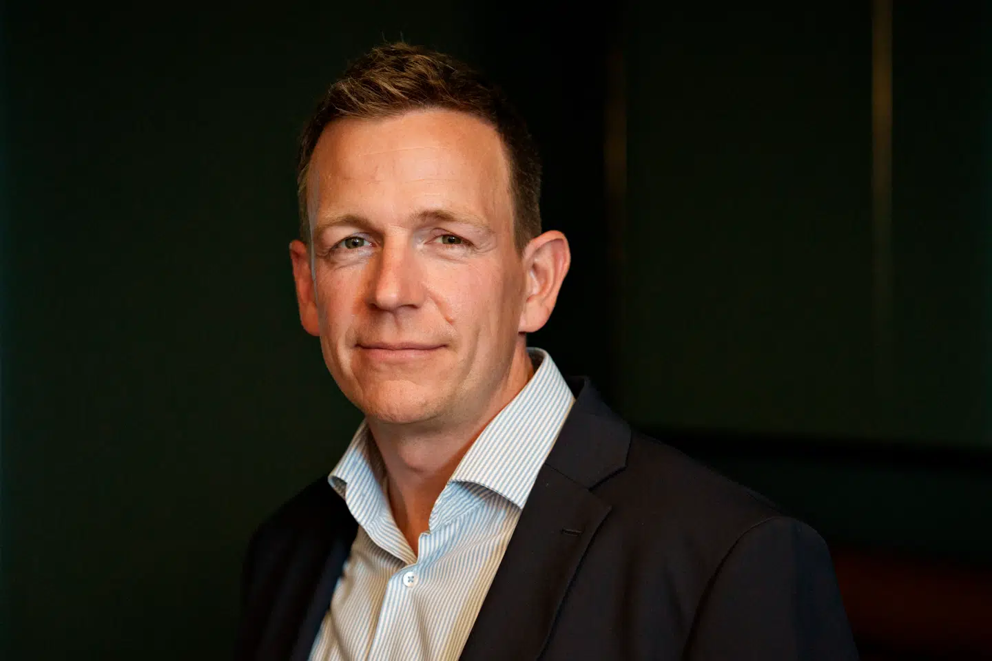 Rasmus Stoklund gik onsdag – med et papir i hånden – ind i Europarådet, hvor han mødte massiv opbakning fra en lang række andre medlemslande.