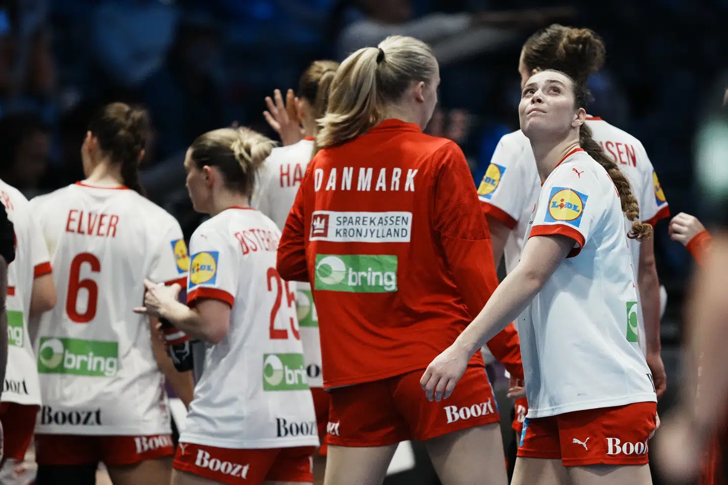 De danske håndboldkvinder må følge VM's medaljekampe fra sofaen.