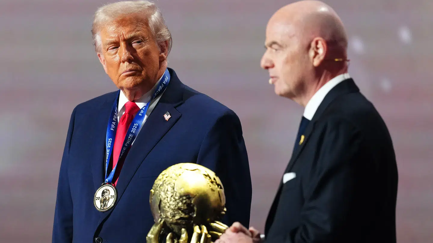 Trump fik sin fredspris. Det var bare ikke Nobels.