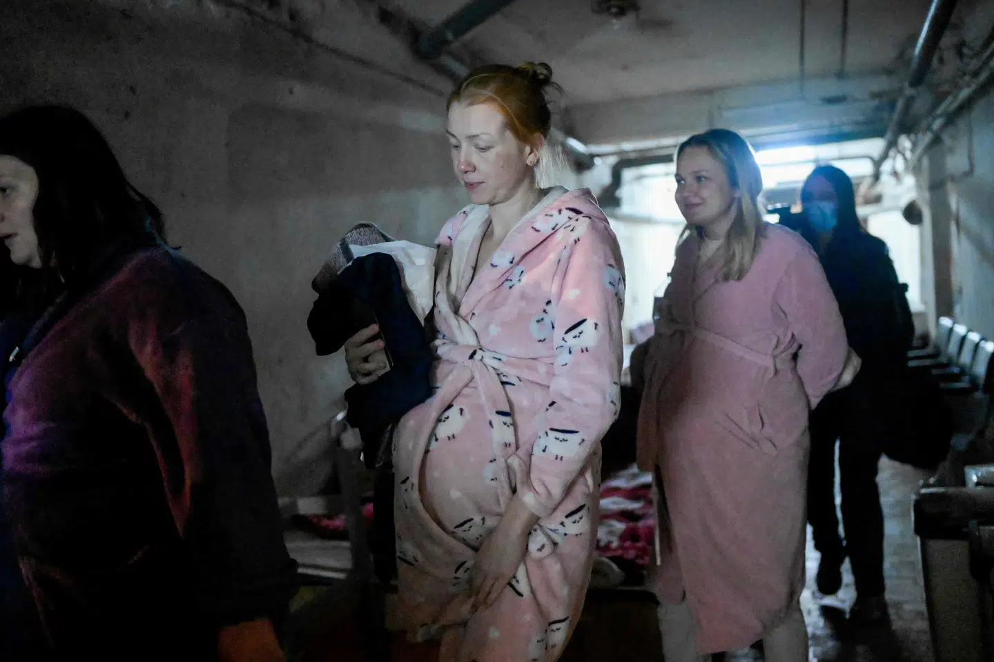 Fra 2023 til 2024 steg dødeligheden blandt gravide kvinder i Ukraine, ligesom der skete en stigning i andelen af gravide kvinder, der blev ramt af alvorlige komplikationer. I 2022 blev gravide kvinder på et hospital i den ukrainske by Mykolajiv flyttet til kælderen for at føde under luftangreb. (Arkivfoto).