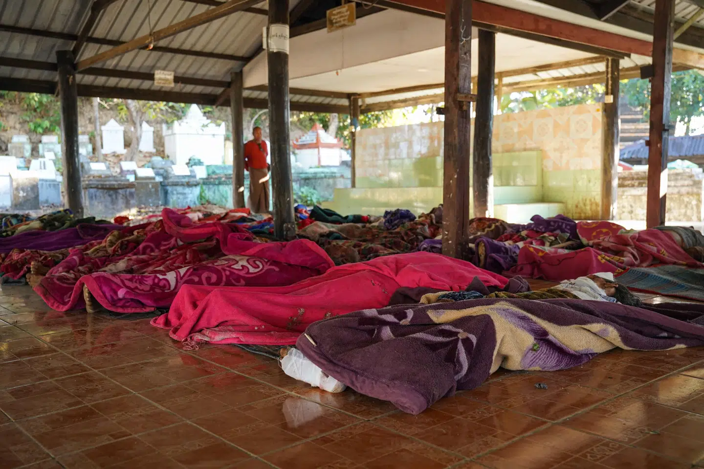 31 personer er meldt dræbt i den vestlige delstat Rakhine, der grænser op til Bangladesh, i Myanmar natten til torsdag.