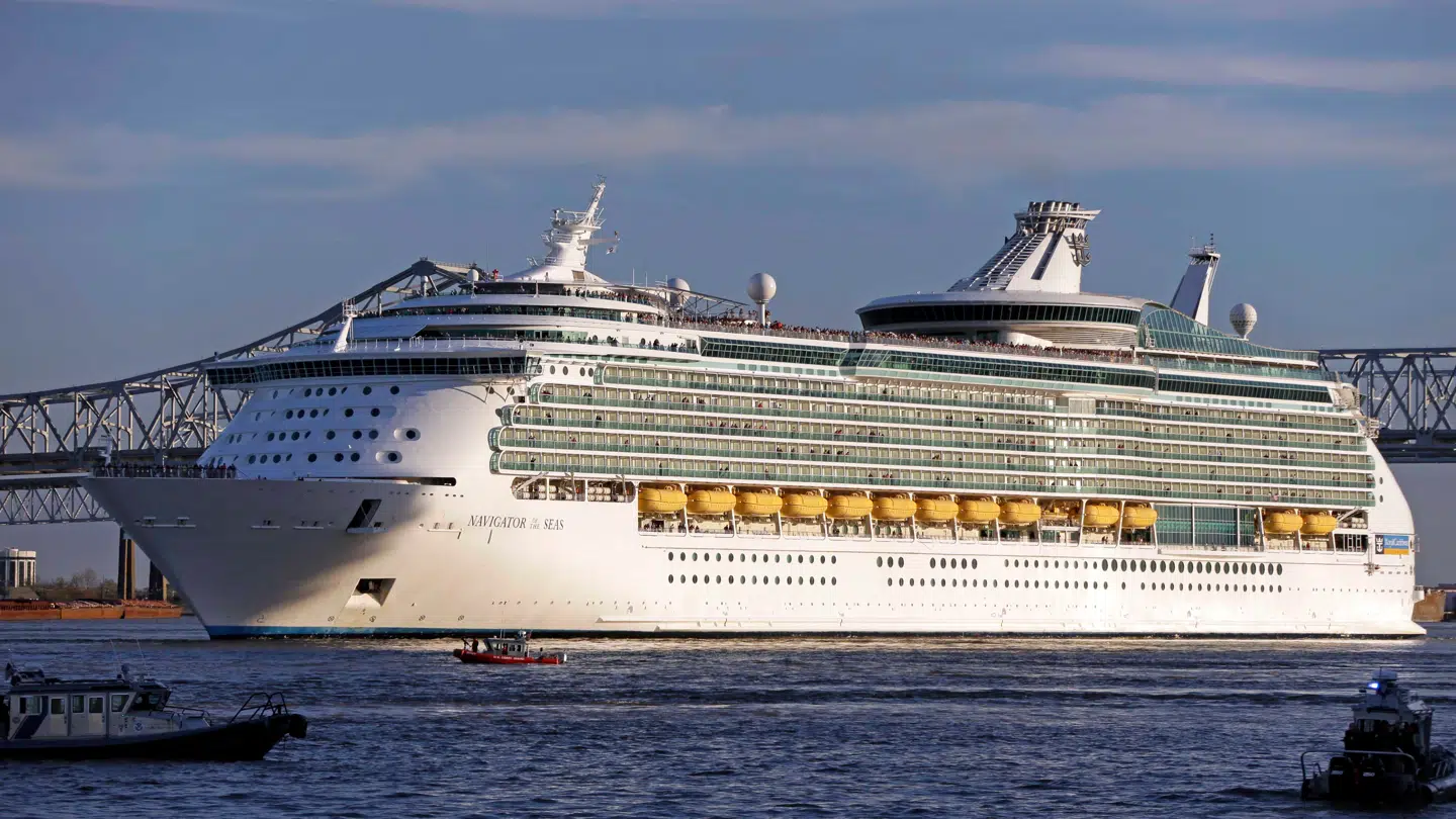 ARKIVFOTO af 'Navigator of the Seas'.