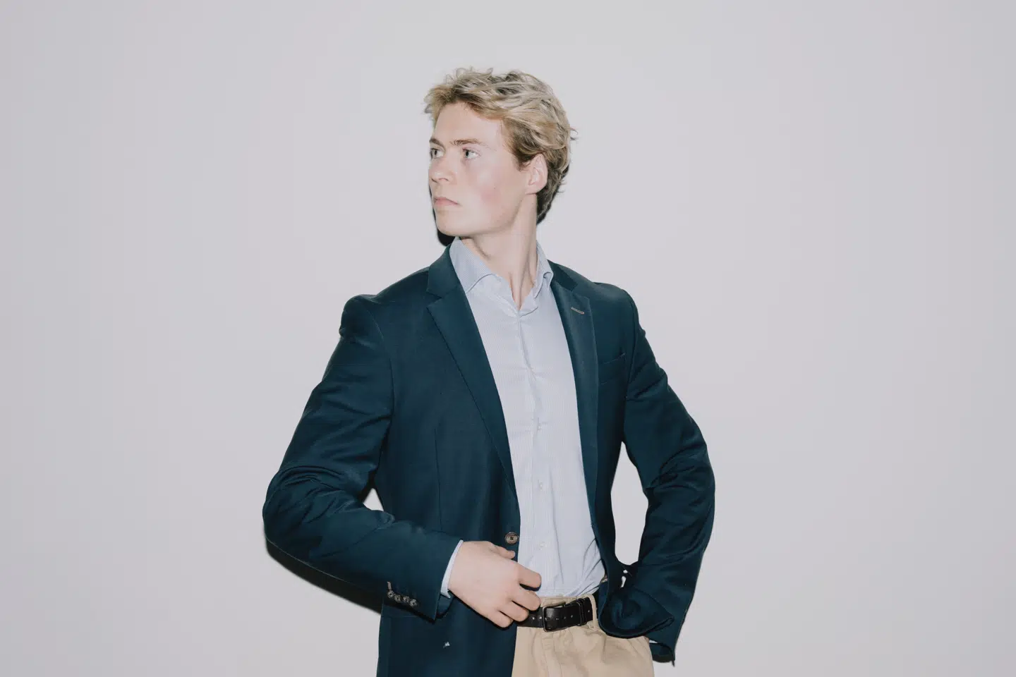 Mads Strange arbejder i lobbybureauet Rud Pedersen, men har tidligere været ansat som rådgiver i Liberal Alliance.