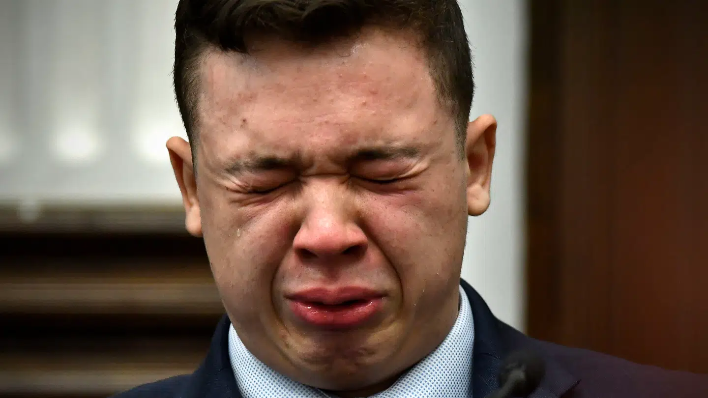 Kyle Rittenhouse blev landskendt i USA, da han skød tre personer under en række optøjer i Wisconsin.