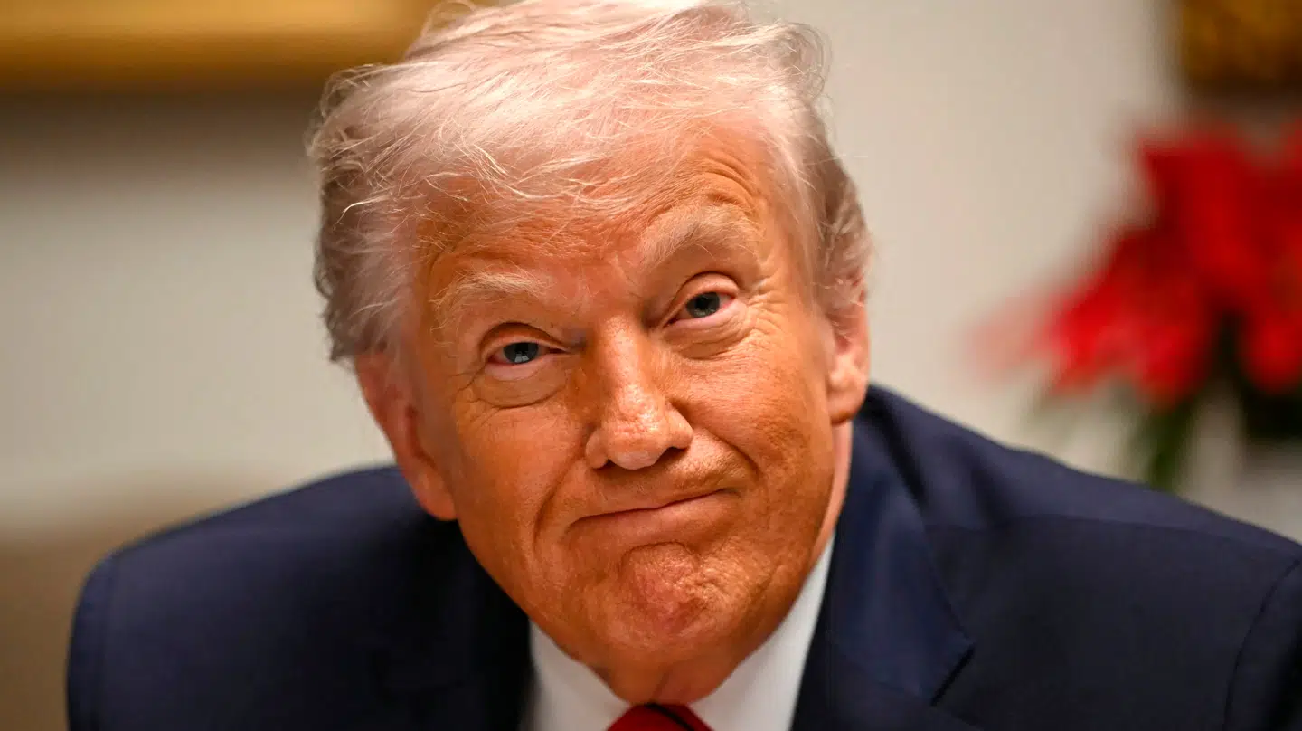 Den amerikanske præsident Donald Trump er kendt for at så tvivl om domstolens uafhængighed ved at svine dommere til, som underkender eksempelvis hans dekreter.