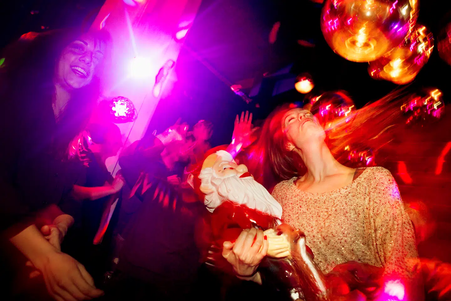 Rundt omkring i landet har dansegulvet ændret sig. Det fortæller musikeren Anders Hornshøj, der har spillet til julefrokoster de sidste 15 år.