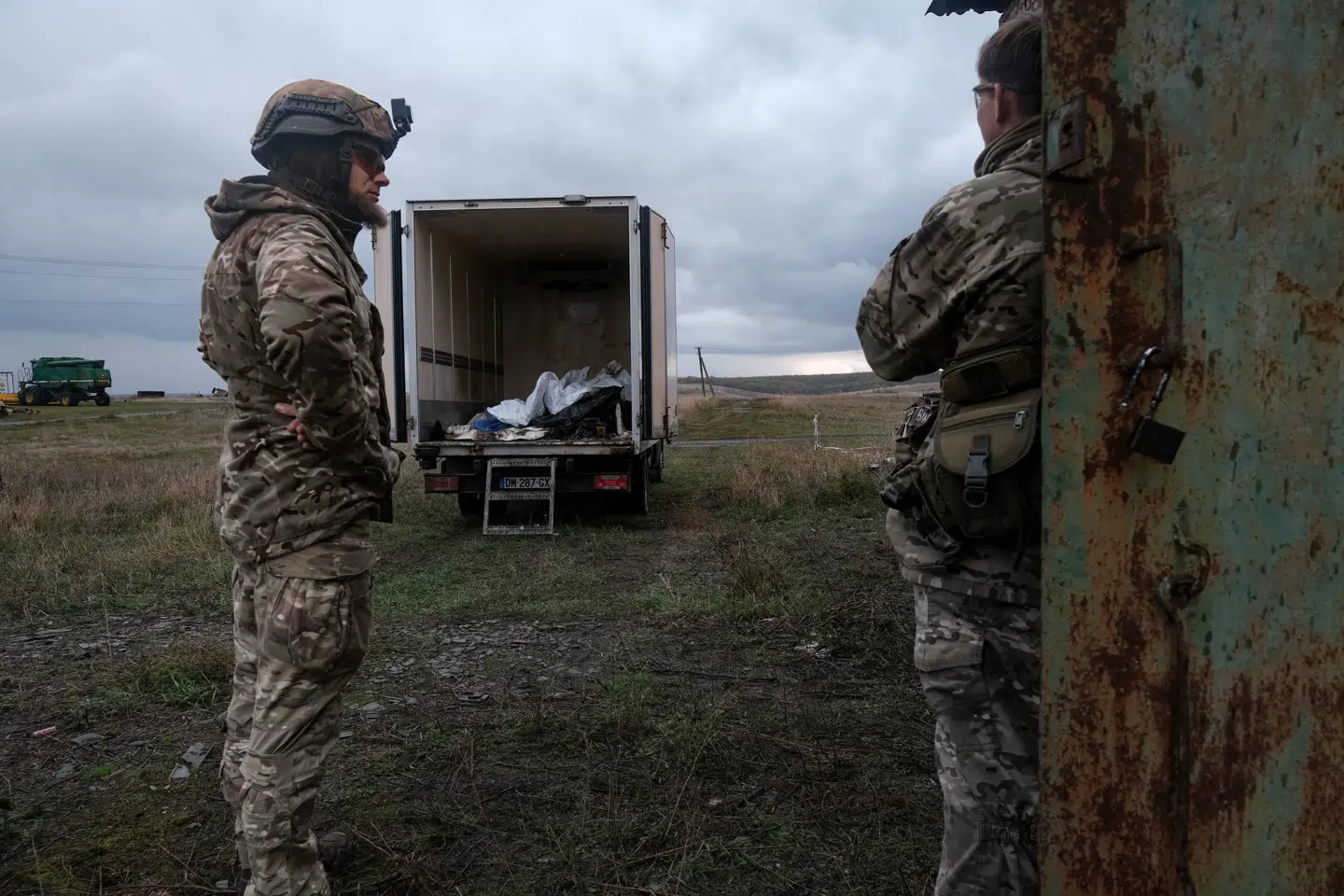 Frontlinjen skær ned gennem Donas, der i årevis har været præget af krig.