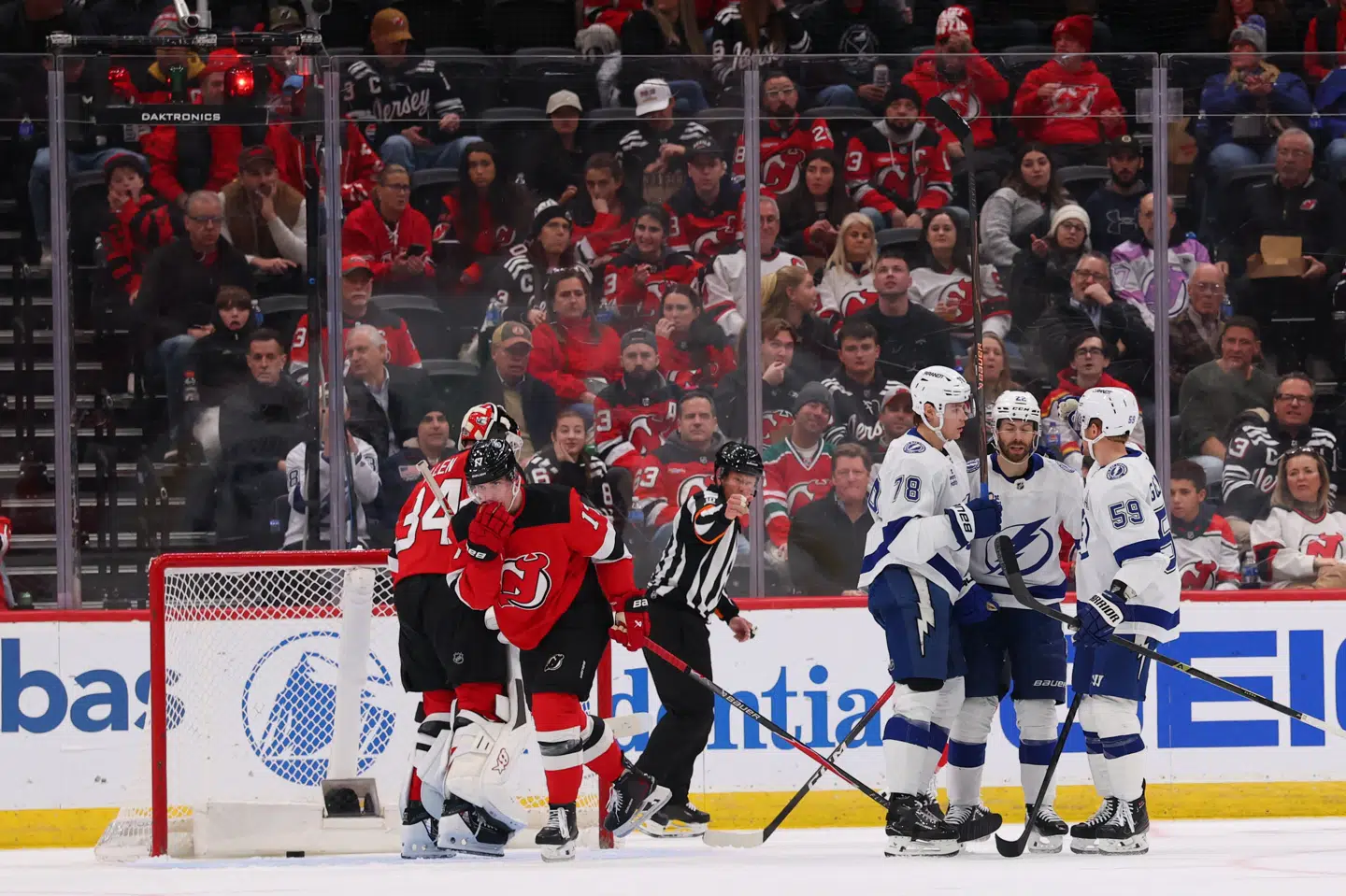 Oliver Bjorkstrand scorede to gange og leverede en assist i NHL-opgøret mod New Jersey Devils.