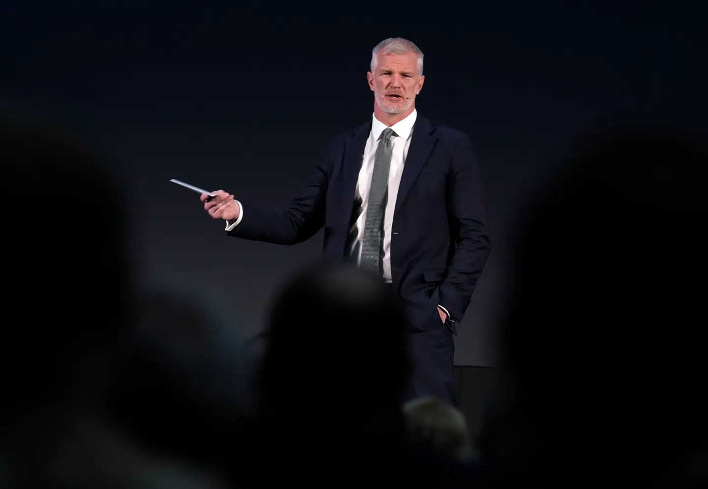 Al Carns er overbevist om, at Europas forsvar står stærkt. Her ses den britiske mininister under en tale på en dronefabrik i Swindon i sidste måned.