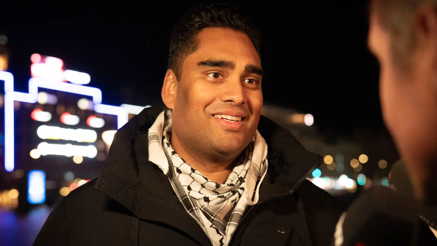 »Så selvom det her er et kæmpe setback, tør jeg ikke dømme ham fuldstændigt ude,« lyder det fra B.T.s politiske analytiker, Henrik Qvortrup om Frie Grønnes partileder, Sikandar Siddique.