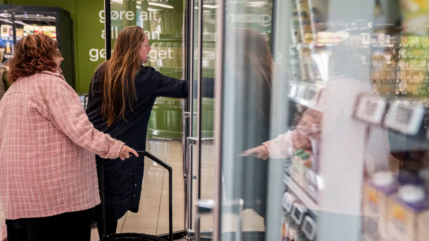 B.T. har tjekket tilbudspriser på sodavand, fløde, and, flæskesteg og smør.