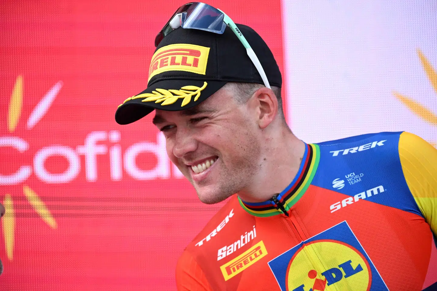 Lidl-Treks Mads Pedersen kunne juble efter en etapesejr i årets Vuelta a España, som han kørte i stedet for Tour de France. Næste år vender han tilbage til Touren. (Arkivfoto).