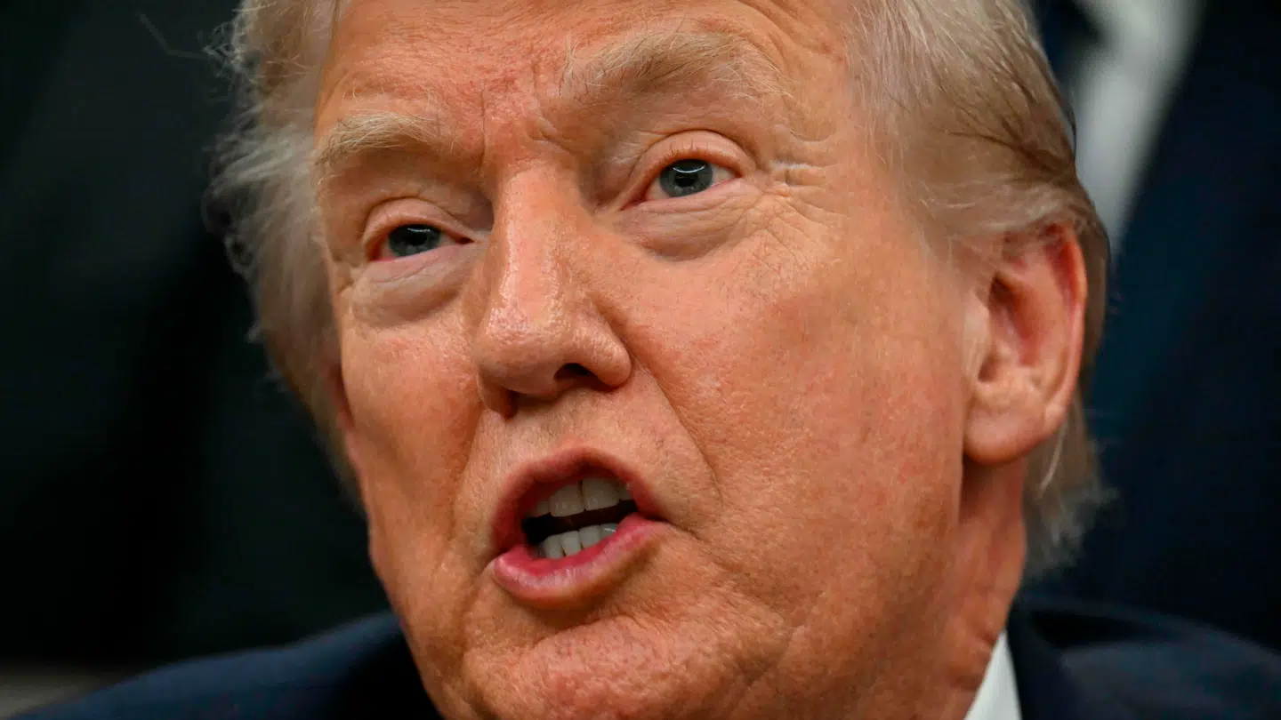 USAs præsident, Donald Trump, siger, at landangreb mod narkosmuglere i Venezuela vil blive indledt inden længe.