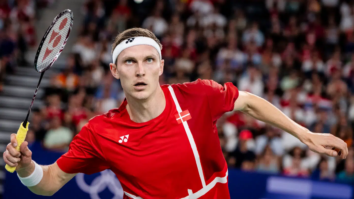 Viktor Axelsen under OL-finalen i herresingle mod Kunlavut Vitidsarn fra Thailand i Paris, mandag den 5. august 2024.