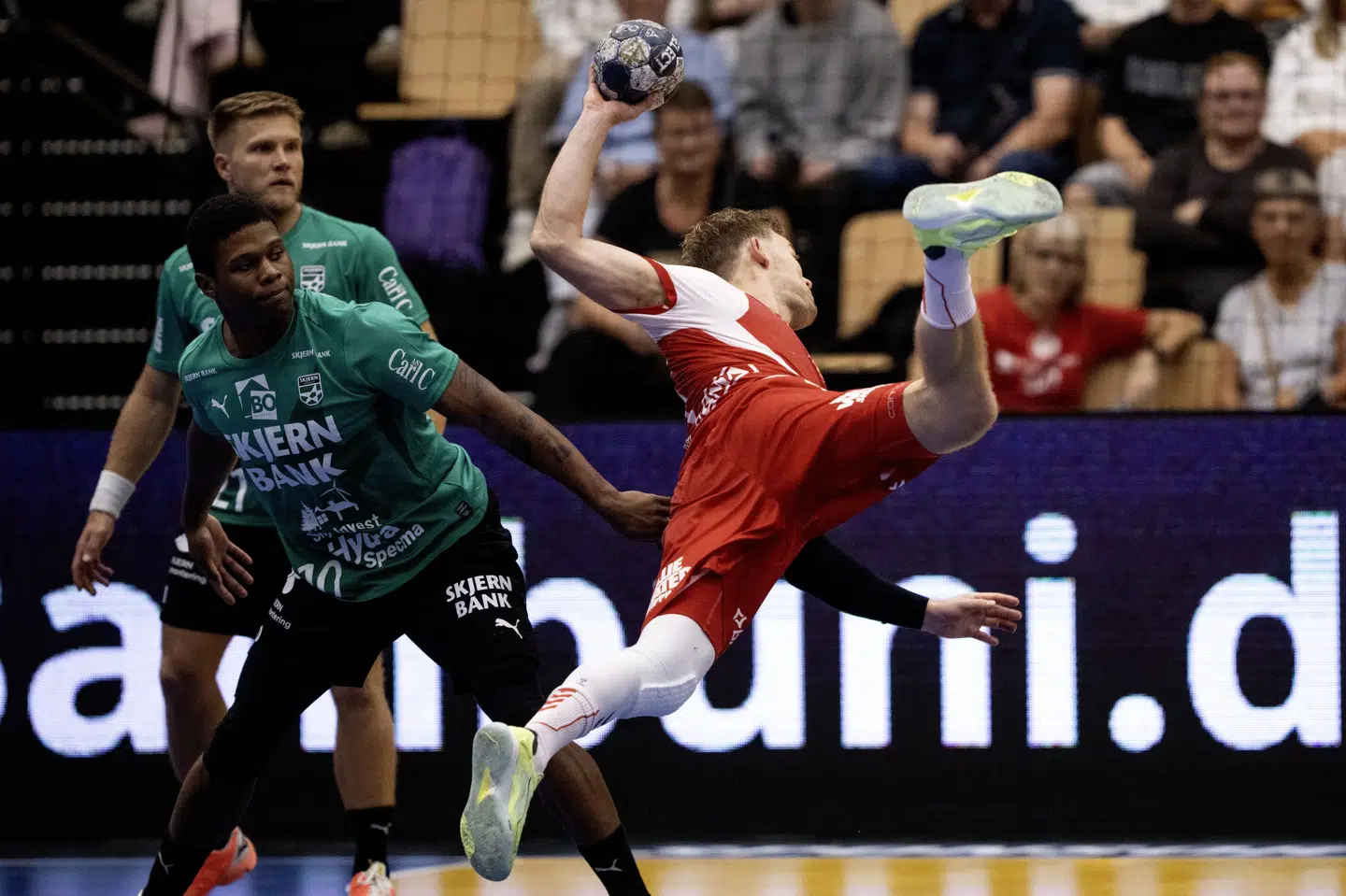 Aalborg og Skjern krydsede også klinger i Super Cup-kampen i slutningen af august. Lørdag aften vandt nordjyderne atter det indbyrdes opgør. (Arkivfoto).