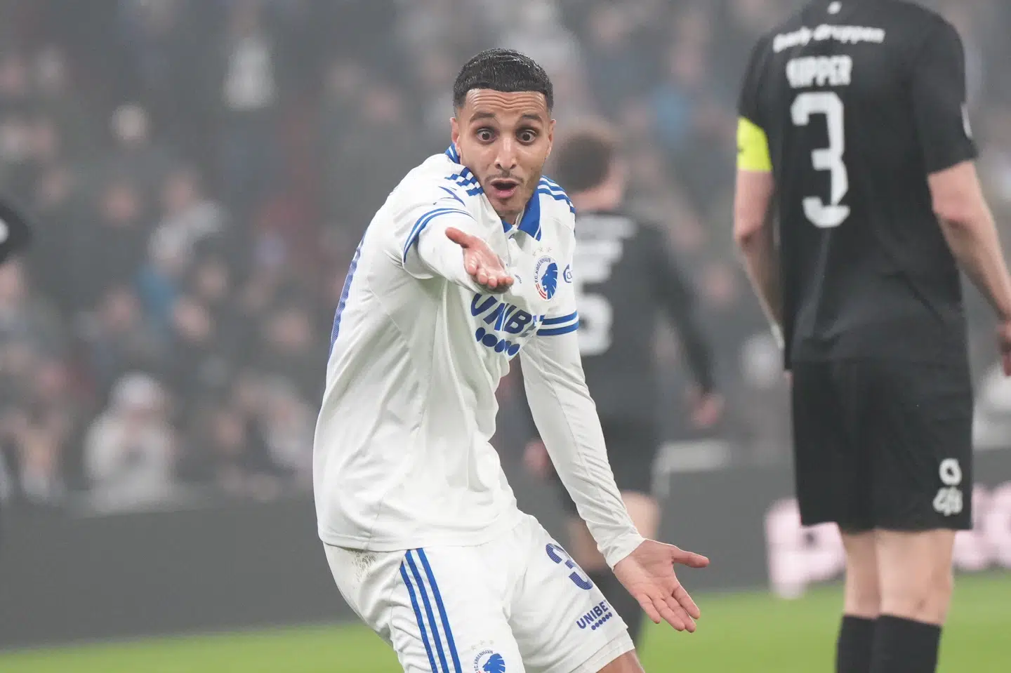 Københavnernes Elias Achouri viste frustrerede miner undervejs, men tuneseren kan alligevel glæde sig over en sikret semifinalebillet i pokalturneringen.