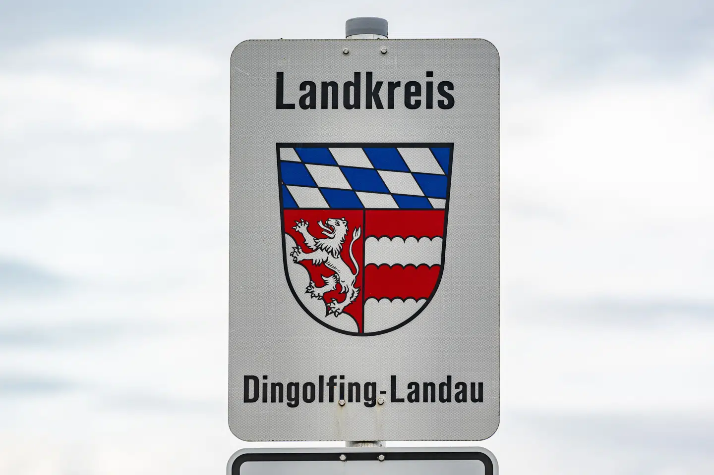 Tysklands myndigheder har anholdt fem mænd for at have planlagt at angribe et julemarked i byen Dingolfing i det sydlige Bayern. (Arkivfoto).