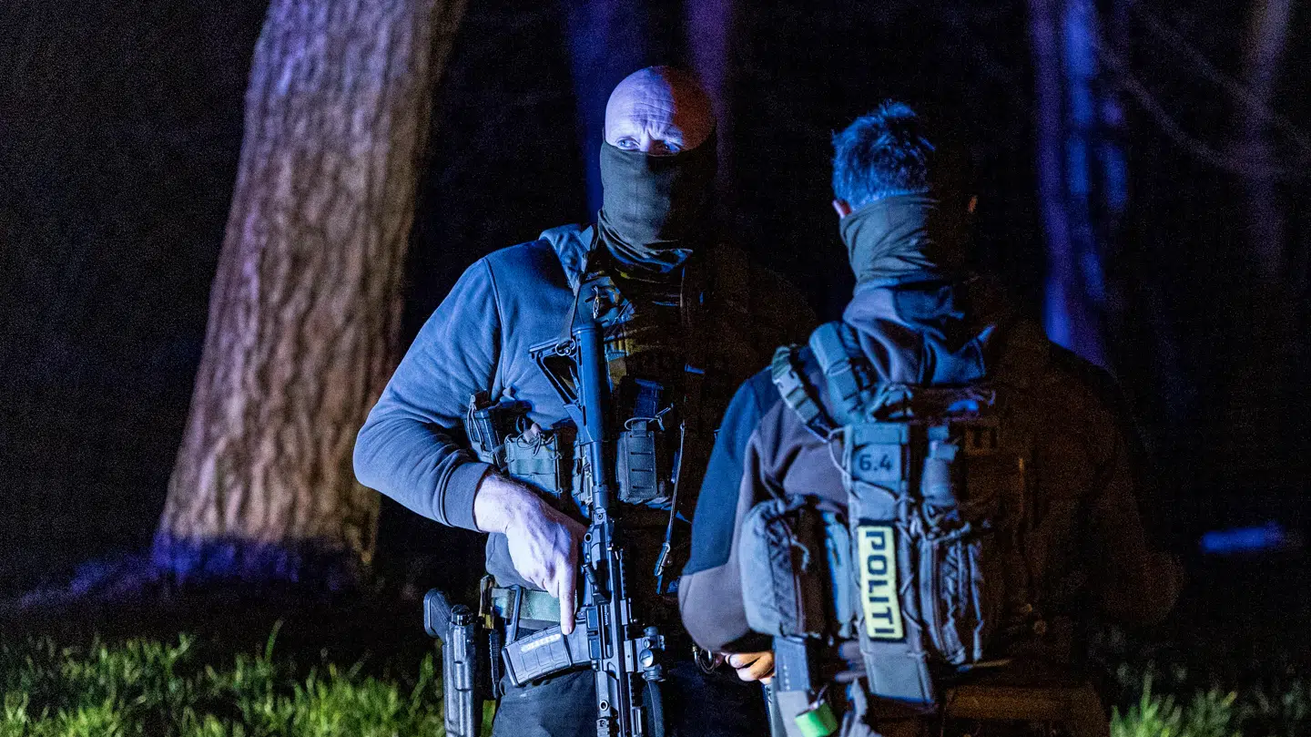 Politiets Aktionsstyrke rykkede ud til Møllebakken i Rørvig efter at politiet sent lørdag aften havde modtaget en bekymrende anmeldelse.