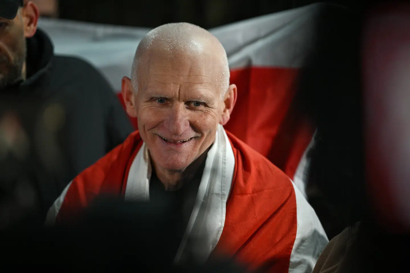 Ales Bjaljatski vandt i 2022 Nobels Fredspris for sit arbejde mod Alexander Lukasjenkos regime. Nu er han blevet løsladt af selvsamme Lukasjenko.