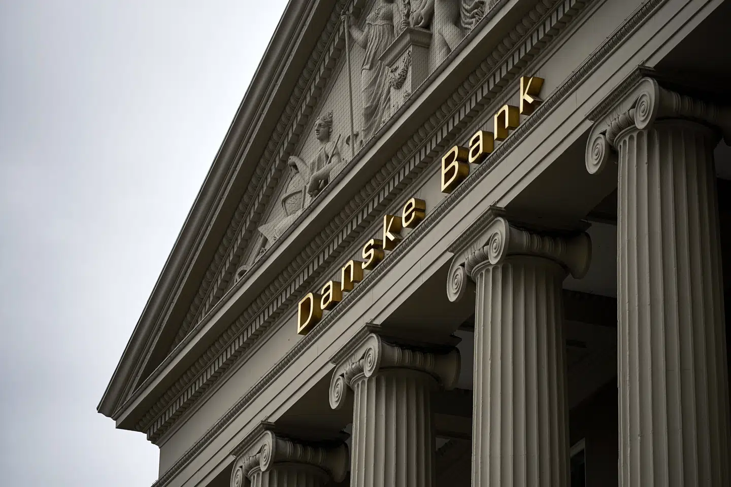 Danske Bank har undskyldt for de fejl, der førte til, at udenlandske kunder kunne hvidvaske milliarder gennem den estiske filial. Nu sættes et punktum i sagen. (Arkivfoto).