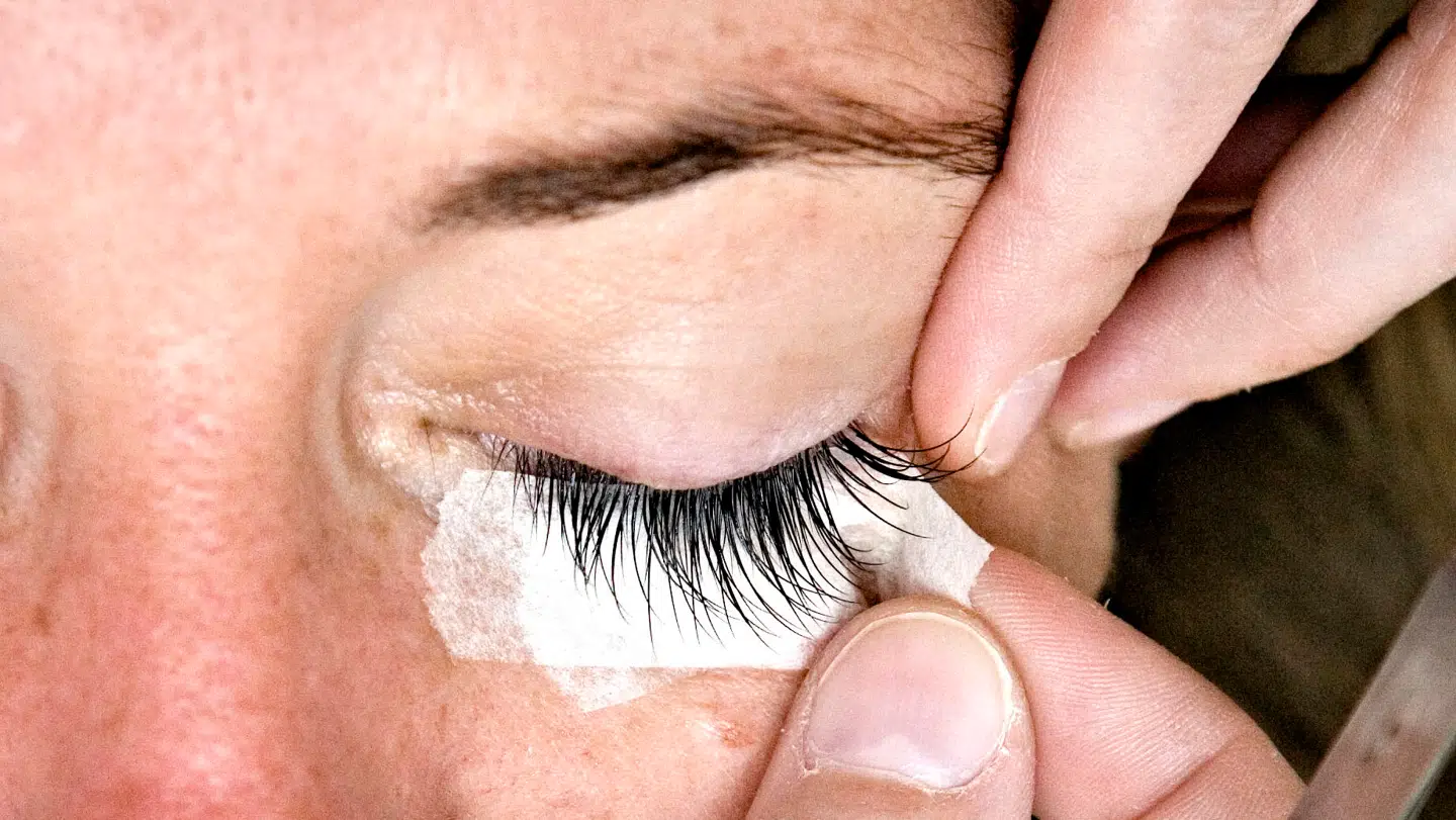 Vi har set det sidste til kunstige øjenvipper, siger Liselotte Lyngsø.