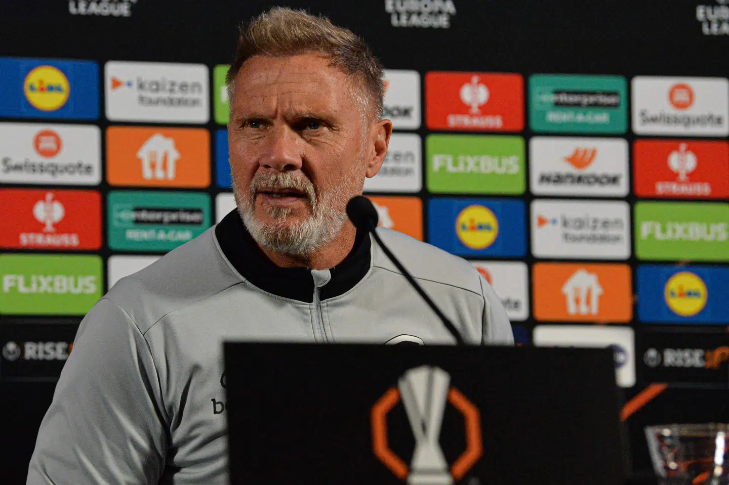 Thorsten Fink fik halvandet år som cheftræner i Genk. (Arkivfoto).