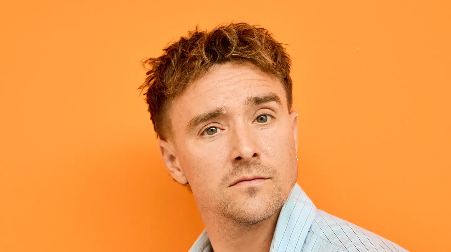 Martin Johannes Larsen skal være far til januar. Derfor flytter han og familien i en større bolig.