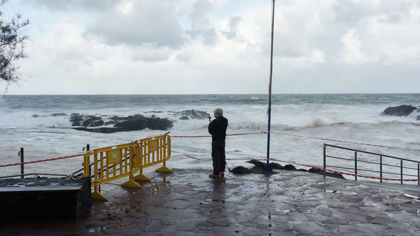 Stormen Emilia giver problemer på både Tenerife og Gran Canaria.