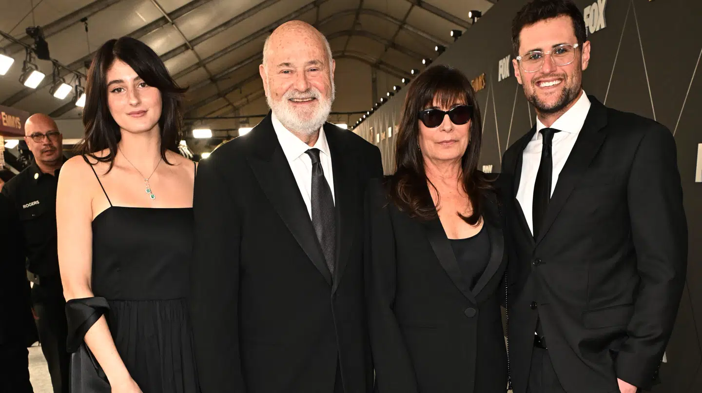 Romy Reiner (til venstre) fandt forældrene, Rob Reiner og Michele Singer Reiner døde søndag aften. Til højre ses hendes bror Jake Reiner.