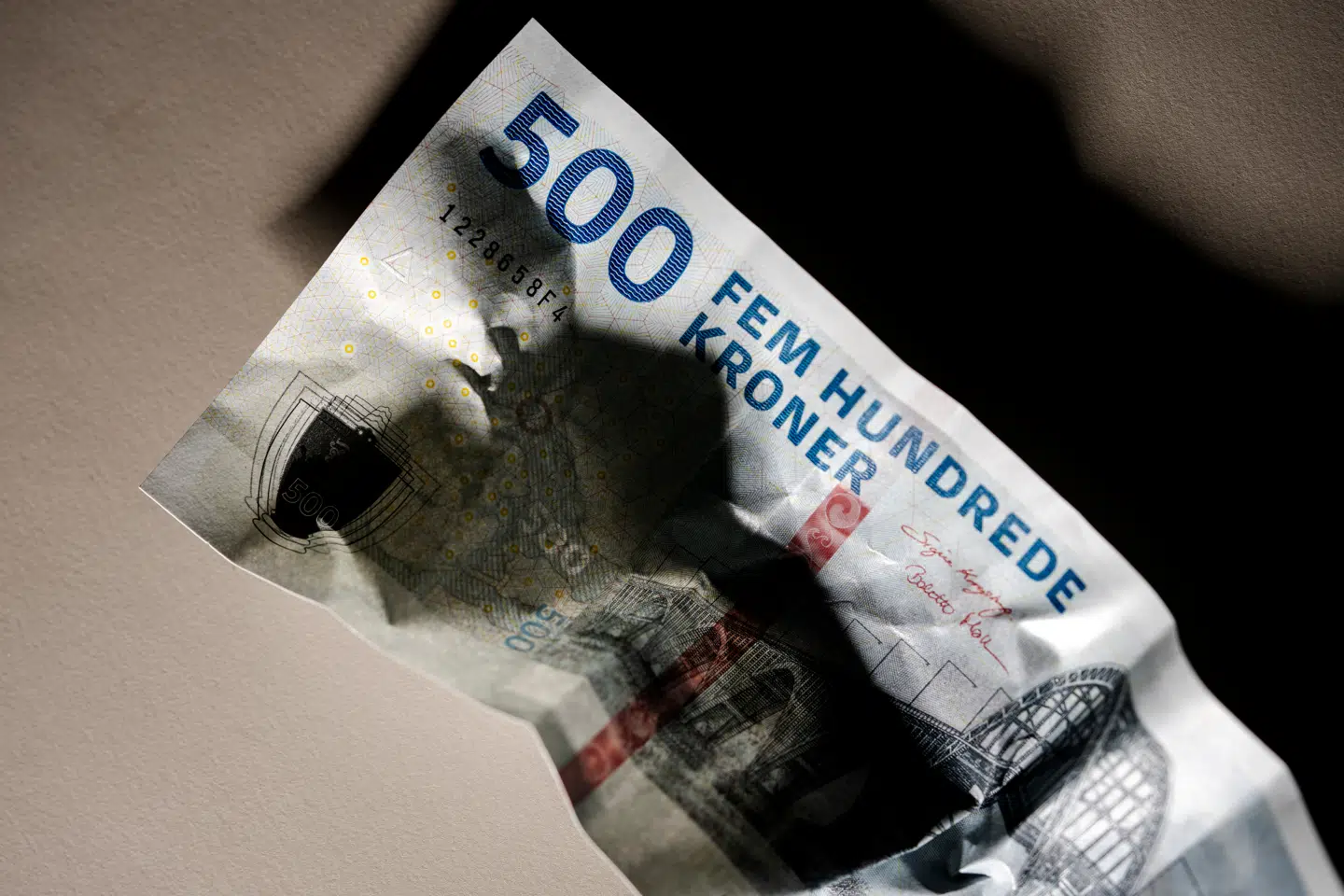 500-kronsedler i Nationalbanken mandag den 11. august 2025.. (Foto: Mads Claus Rasmussen/Ritzau Scanpix)