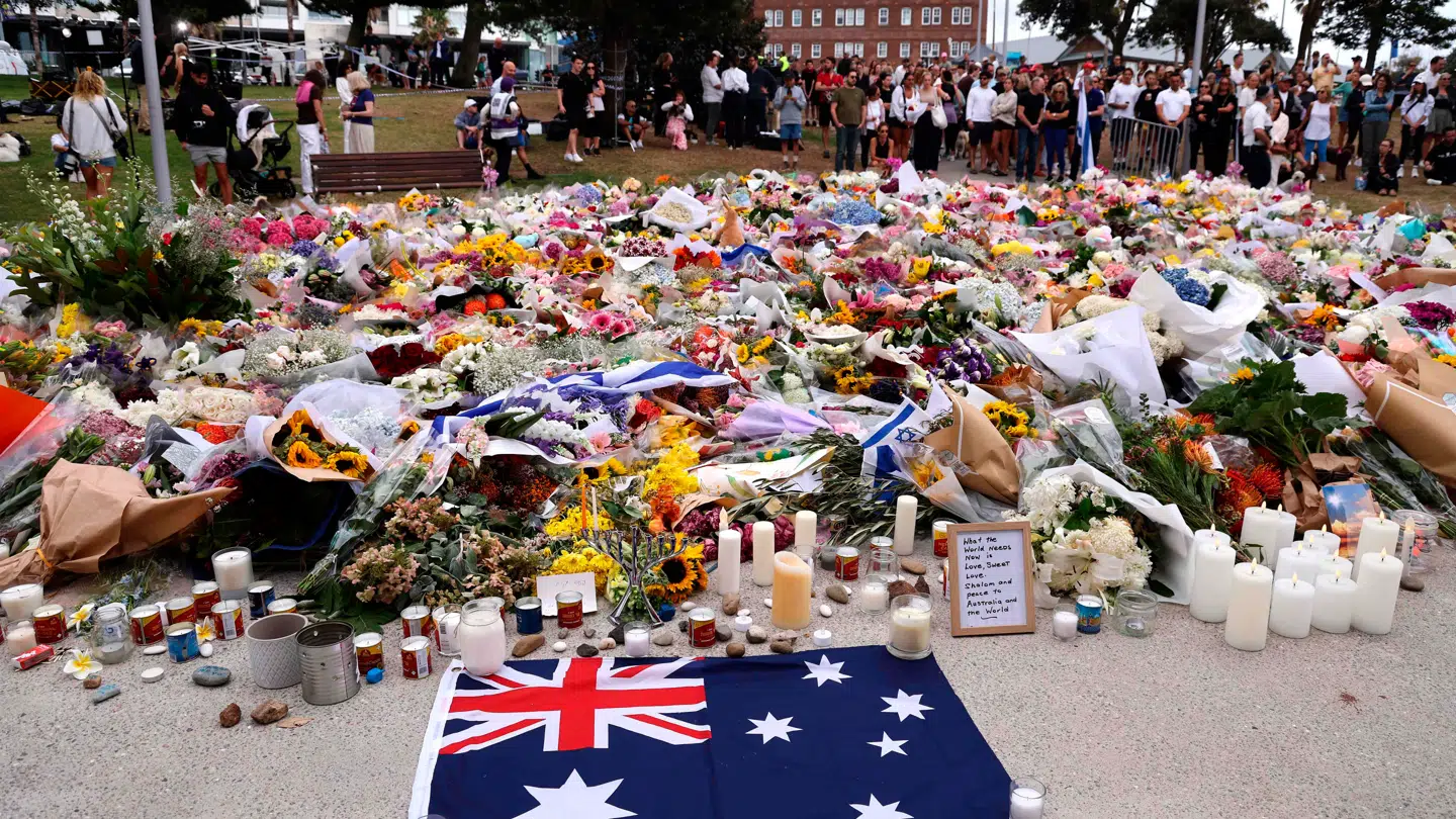 16 personer - herunder en gerningsmand - blev dræbt i terrorangrebet søndag.