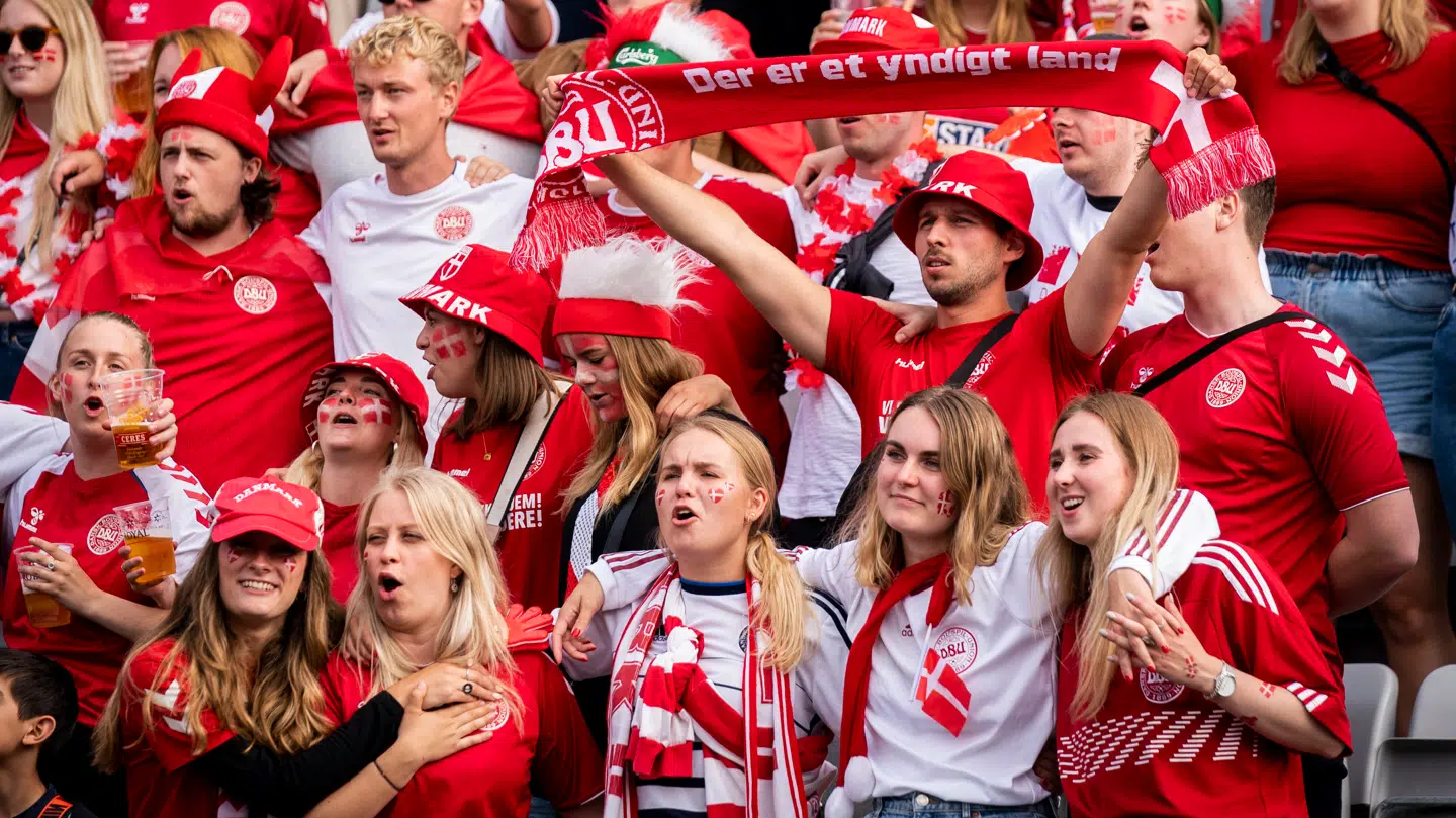 DBU melder nu ud om de prisstigninger, der fra det nye år rammer danskere, der vil ind og se landskamp.