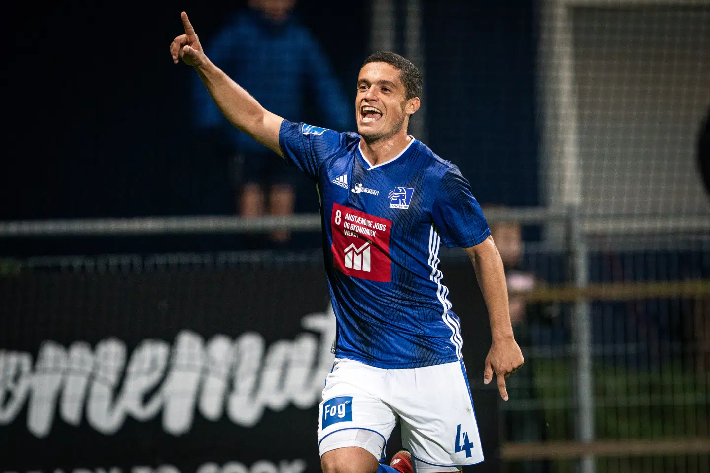 Dansk-brasilianske Patrick da Silva udgav sig for at være en ung skoledreng, da han elektronisk lagde an på et dusin skolepiger.