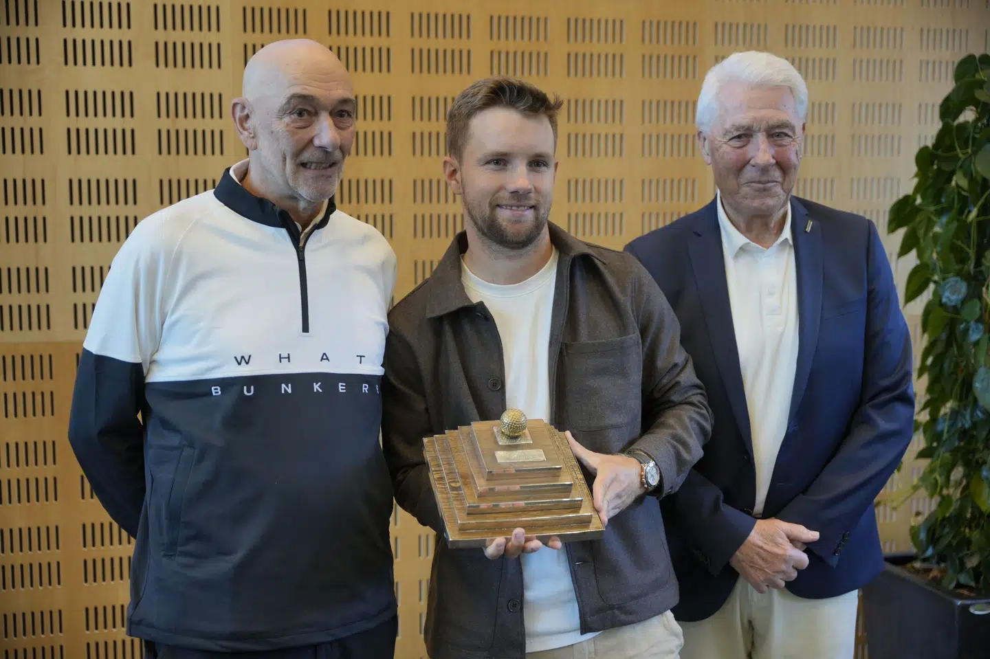 Den Gyldne Golfbold 2025 er overrakt til Rasmus Neergaard ved et arrangement i Idrættens Hus i Brøndby tirsdag.