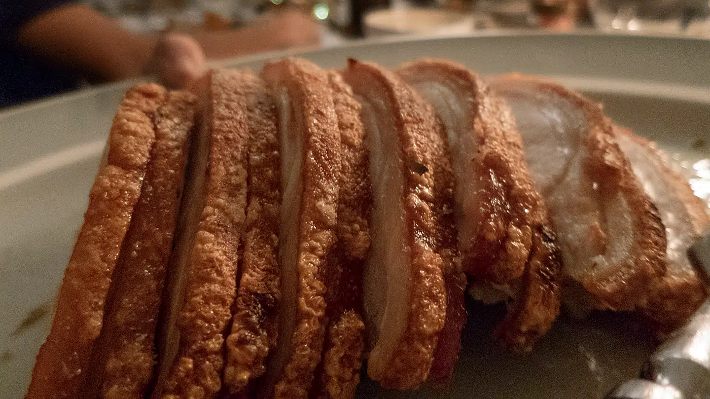 Opskriften for din flæskestegsrester kalder Holm en klassiker, mens opskriften for medisterresterne er en, der i højere grad kan få nogle reaktioner.