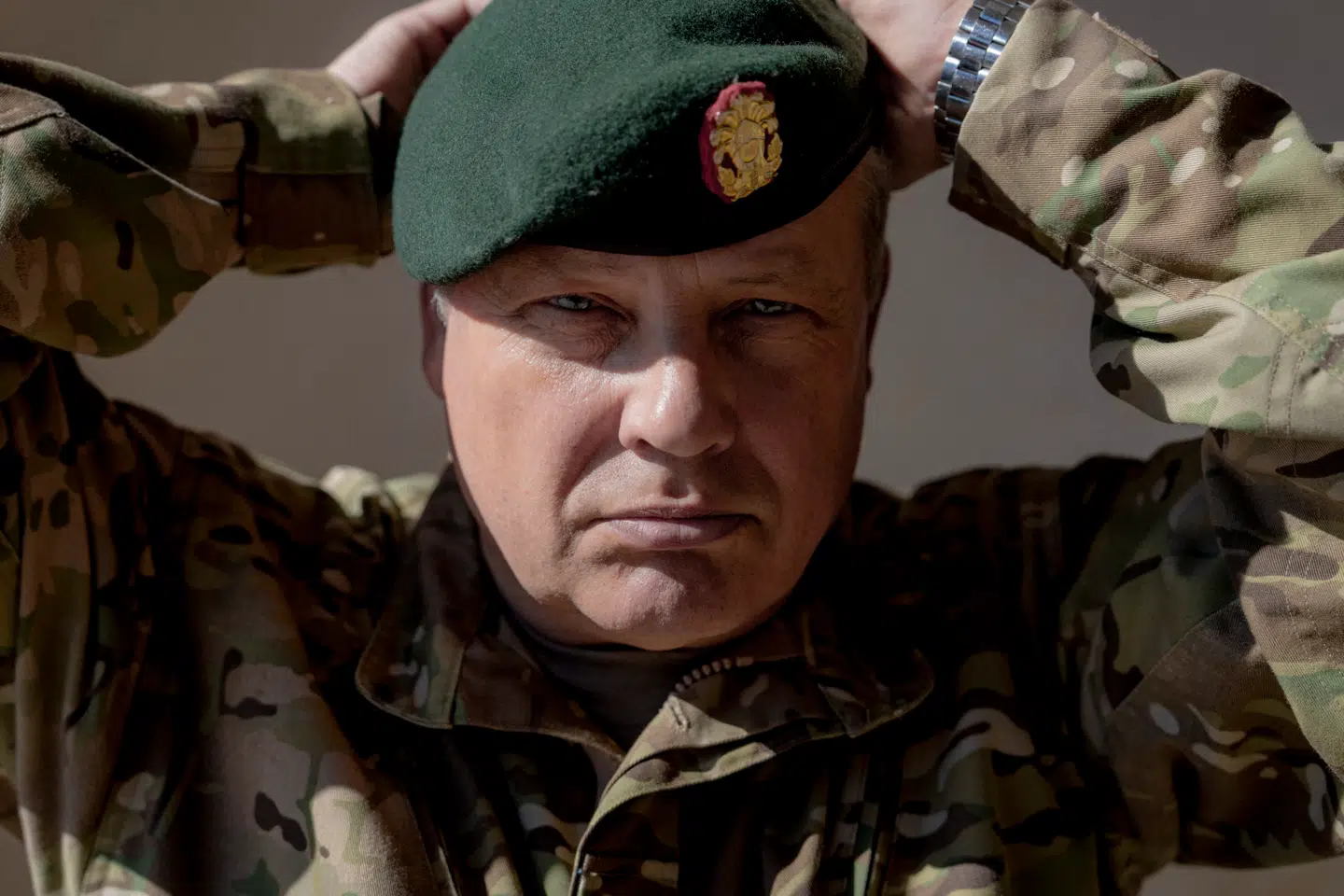 Verdenssituationen har fået Jarl Cordua til at trække i uniform og melde sig til Hjemmeværnet: »Tiden er kommet til at lære at skyde,« udtalte han til Berlingske i april 2025.